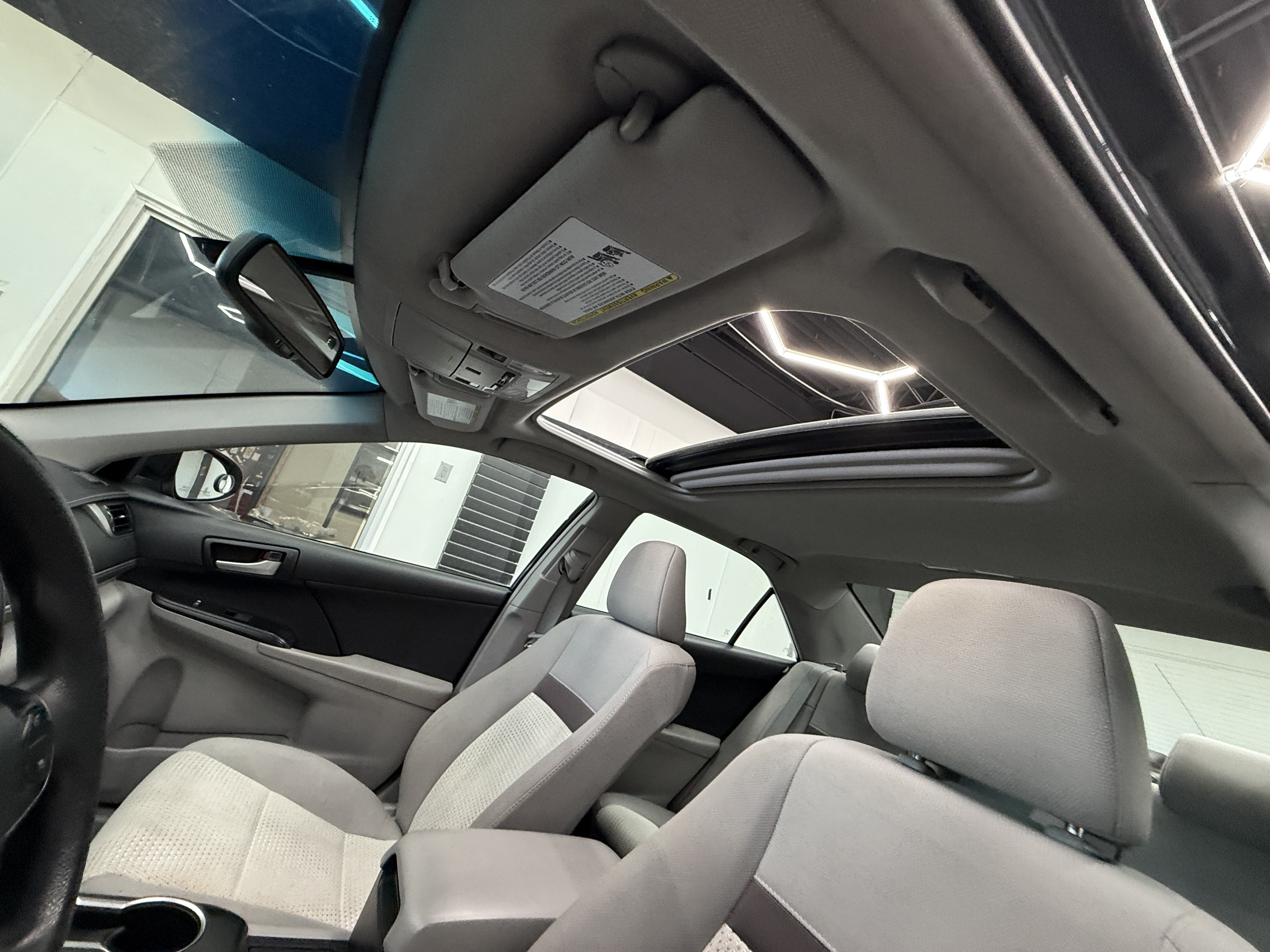 Used 2013 Toyota Camry LE FWD image 11