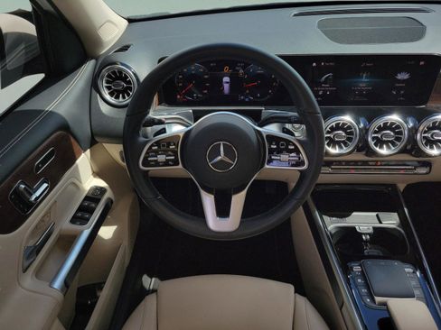 Used 2023 Mercedes-Benz GLB 250 4MATIC image 18