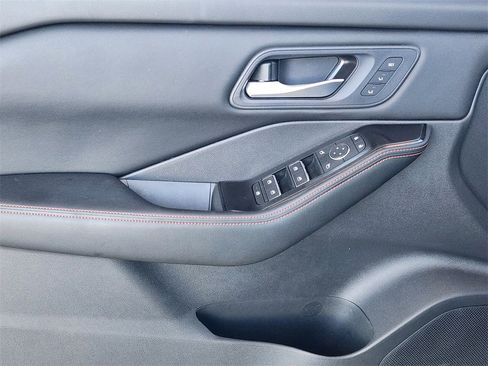 Used 2025 Nissan Rogue SV w/ Rock Creek Premium Package image 18