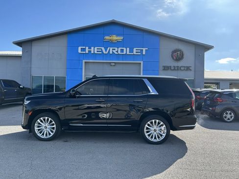 Used 2023 Cadillac Escalade Luxury AWD/4WD image 4