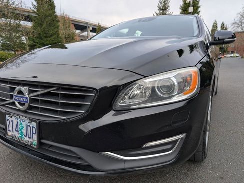Used 2015 Volvo V60 T5 Platinum image 24
