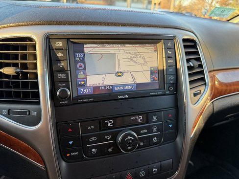 Used 2013 Jeep Grand Cherokee Overland w/ Advance Technology Group image 21