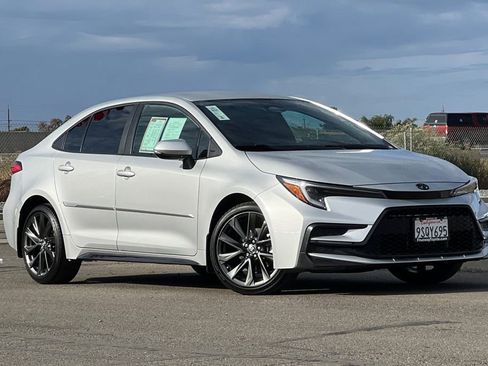 Certified 2025 Toyota Corolla SE image 2
