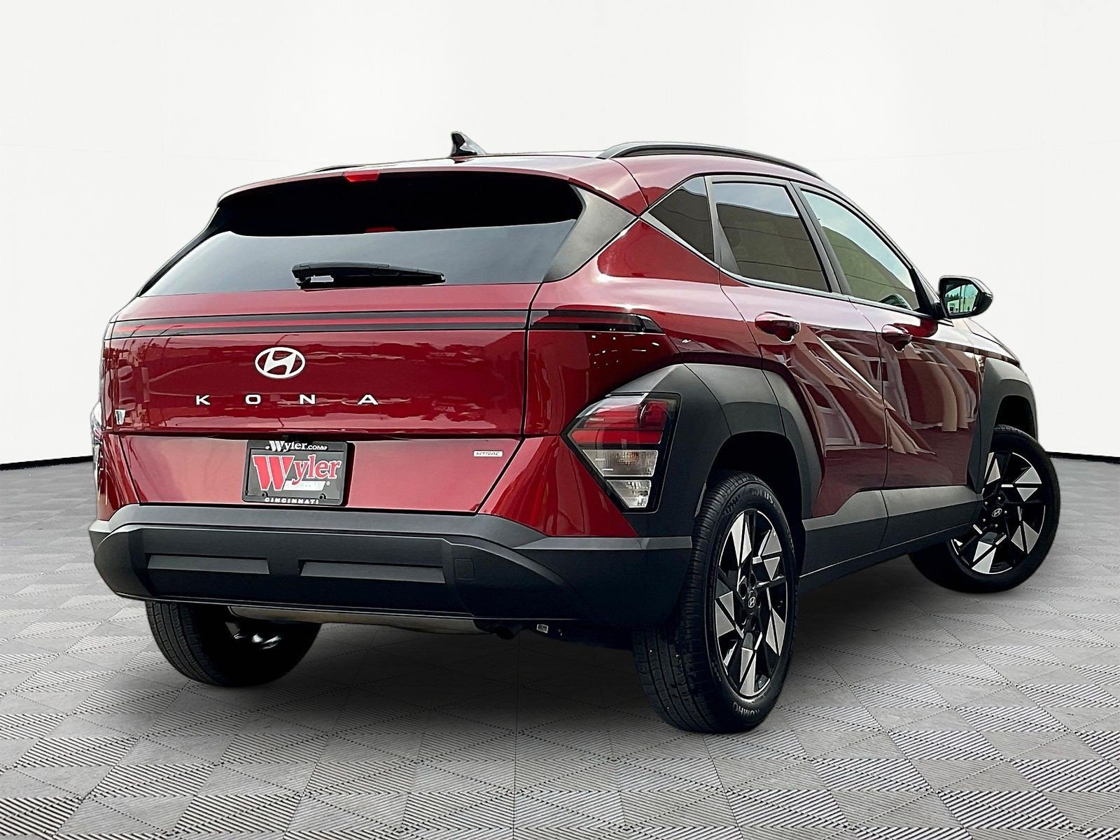 Certified 2025 Hyundai Kona SEL AWD/4WD image 6
