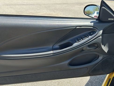 Used 2004 Ford Mustang GT image 11