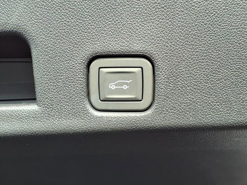 New 2026 Chevrolet Traverse High Country w/ LPO, Floor Liner Package image 12