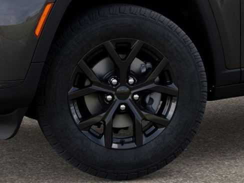 New 2025 Jeep Grand Cherokee L Laredo image 4