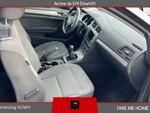 Used 2015 Volkswagen Golf S image 9