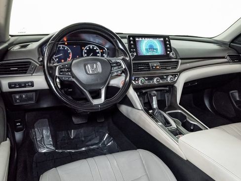 Used 2018 Honda Accord Touring image 7