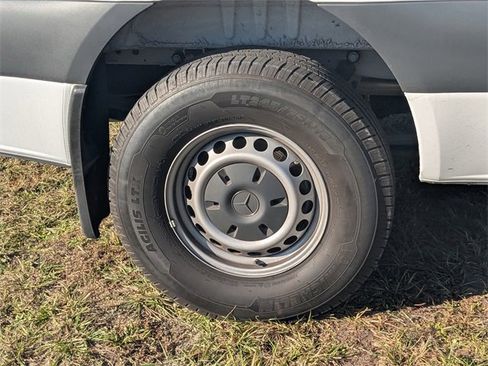 Used 2025 Mercedes-Benz Sprinter 2500 image 11