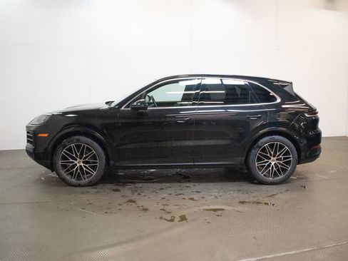 Certified 2026 Porsche Cayenne AWD/4WD image 2