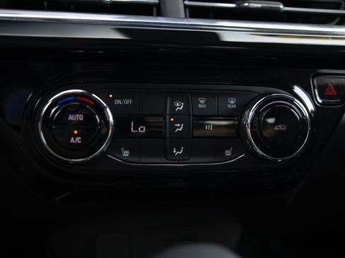 Used 2024 Chevrolet Trax RS w/ Driver Confidence Package FWD image 9