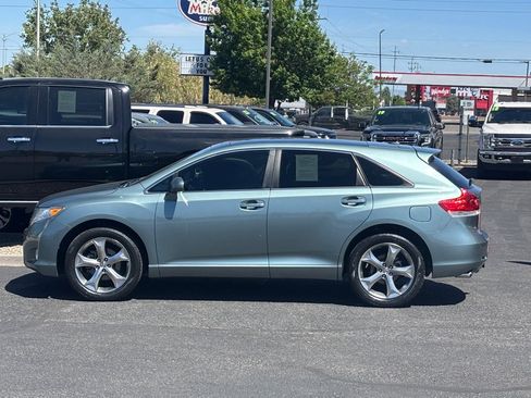 Used 2011 Toyota Venza w/ Leather Pkg FWD image 2