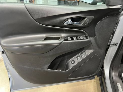 Used 2023 Chevrolet Equinox Premier FWD image 16