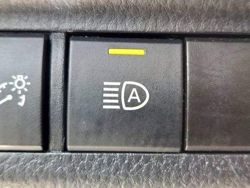 Certified 2022 Toyota RAV4 LE AWD/4WD image 28