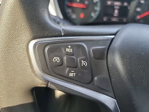 Used 2018 Chevrolet Equinox LS image 21