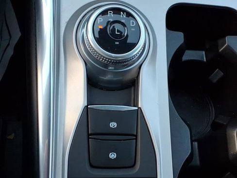Used 2023 Ford Explorer XLT w/ Equipment Group 202A AWD/4WD image 8