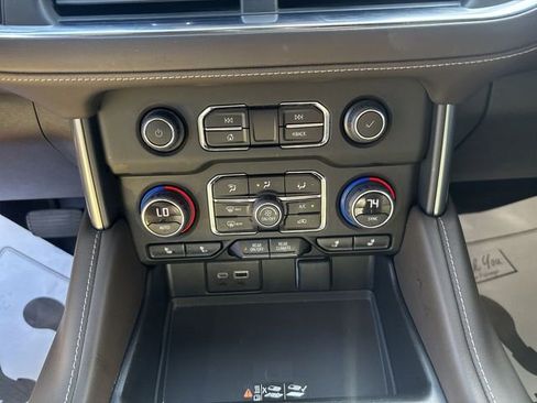 Used 2022 Chevrolet Tahoe LT w/ Luxury Package RWD image 20