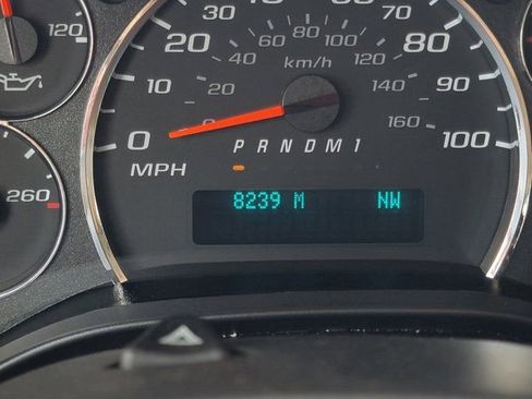 Used 2025 Chevrolet Express 3500 LT w/ LT Preferred Equipment Group RWD image 24