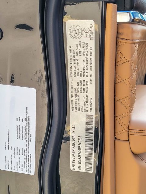 Used 2023 Jeep Grand Cherokee L Summit AWD/4WD image 35