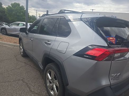 Used 2021 Toyota RAV4 Limited w/ Limited Grade Weather Package AWD/4WD image 5