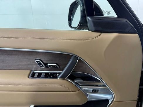 New 2026 Land Rover Range Rover SE image 25