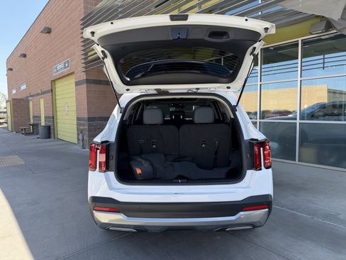 Used 2024 Kia Sorento S w/ Panoramic Sunroof Package AWD/4WD image 36