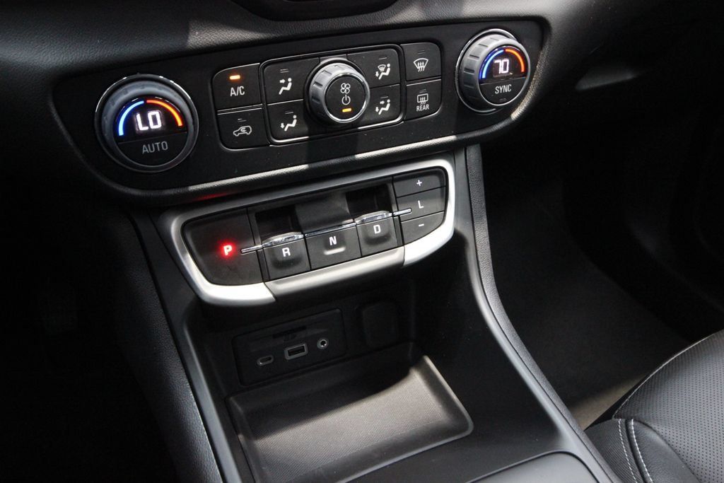 Used 2023 GMC Terrain SLT AWD/4WD image 26