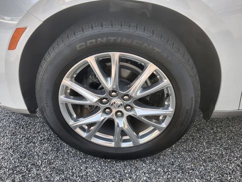 Used 2024 Buick Enclave Essence w/ Experience Buick Package FWD image 34