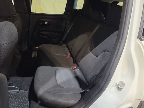 Used 2023 Jeep Renegade Latitude AWD/4WD image 24
