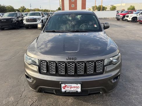 Used 2019 Jeep Grand Cherokee Altitude AWD/4WD image 9
