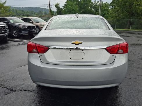 Used 2017 Chevrolet Impala LT FWD image 11