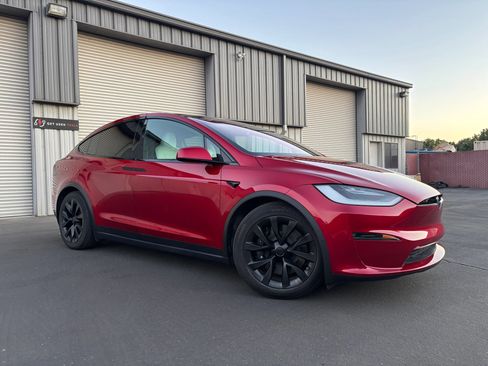 Used 2023 Tesla Model X AWD/4WD image 2