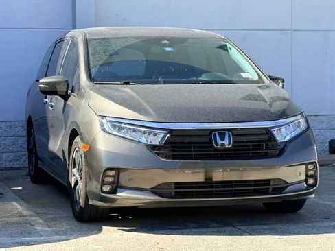 Used 2023 Honda Odyssey Elite image 3