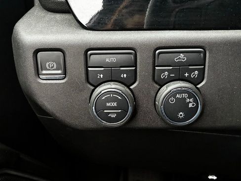 Used 2023 Chevrolet Silverado 1500 LT AWD/4WD image 26