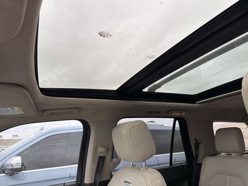 Used 2019 Ford Expedition Platinum image 12