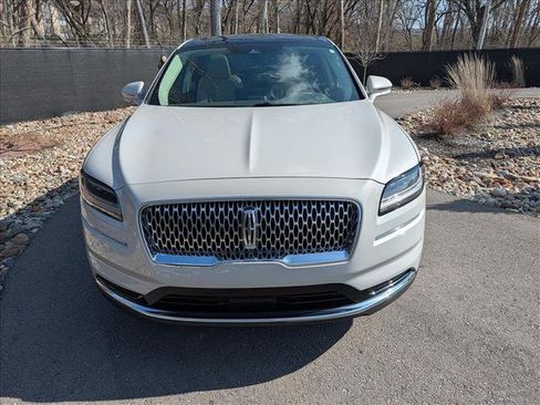 Used 2022 Lincoln Nautilus Reserve image 8