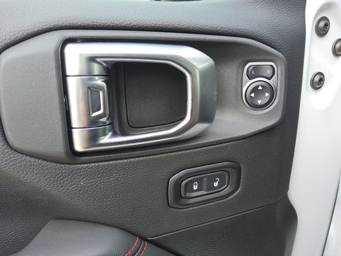 New 2026 Jeep Wrangler Unlimited Rubicon w/ Steel Bumper Group image 19