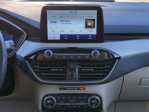 Certified 2021 Ford Escape SEL w/ Technology Package image 18