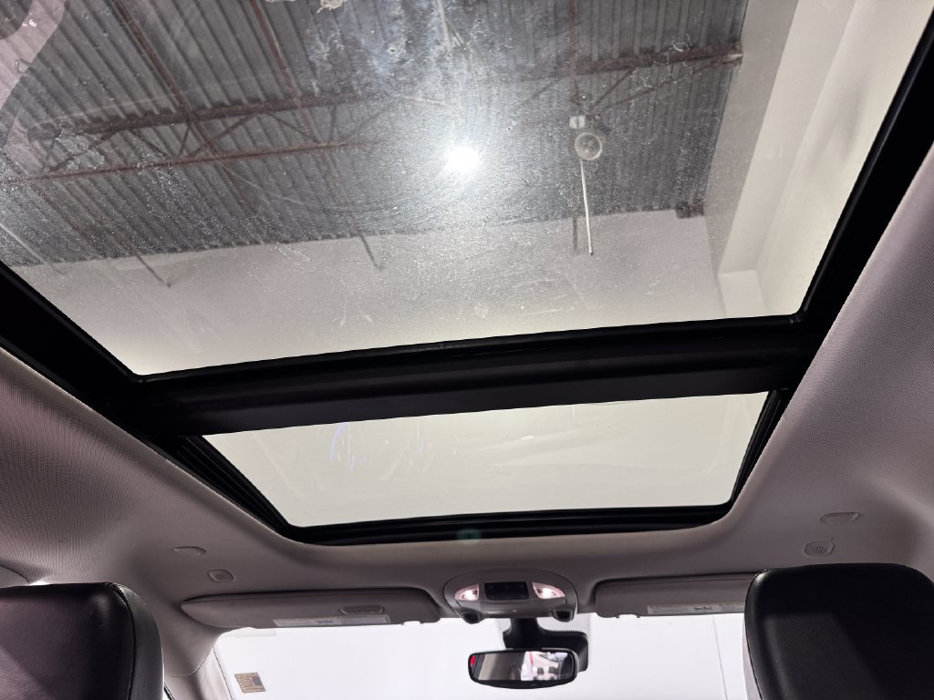Used 2024 Chrysler Pacifica Limited FWD image 45