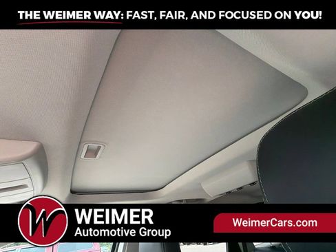 Used 2019 Dodge Journey Crossroad w/ Nav & Sun Group AWD/4WD image 22