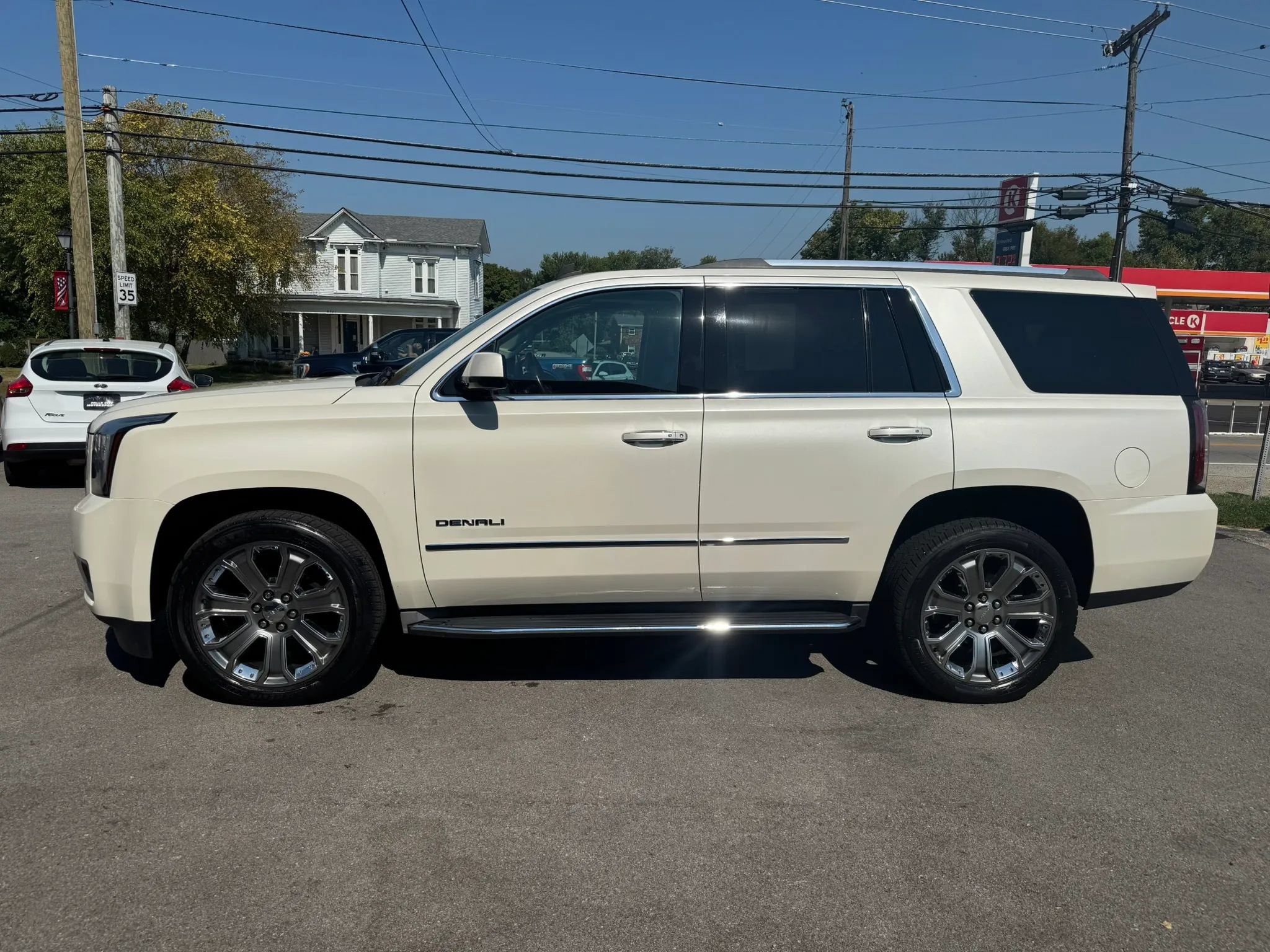 Used 2015 GMC Yukon Denali w/ Touring Package AWD/4WD image 7