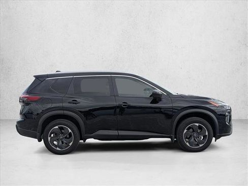 Certified 2025 Nissan Rogue SV w/ SV Premium Package FWD image 4