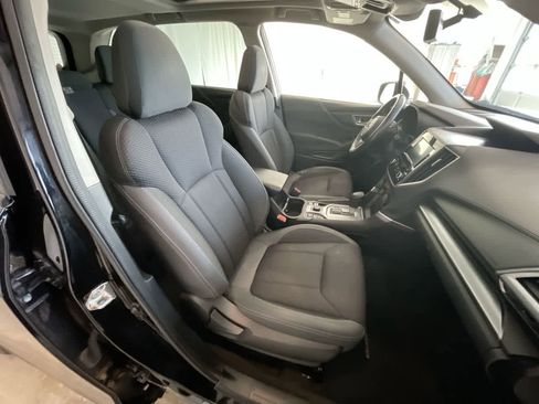 Used 2021 Subaru Forester Premium AWD/4WD image 25