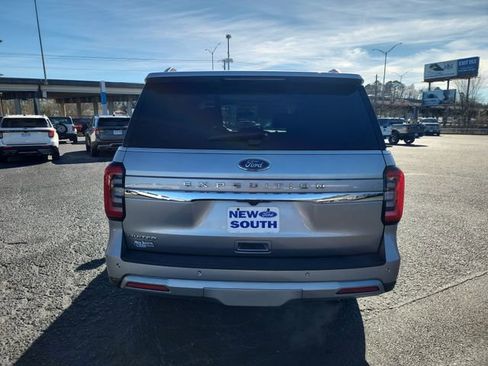 Used 2024 Ford Expedition Limited image 4
