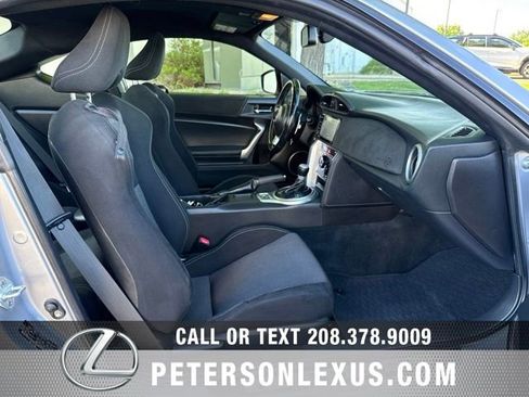 Used 2018 Toyota 86 RWD image 11
