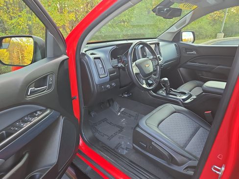 Used 2019 Chevrolet Colorado Z71 image 11