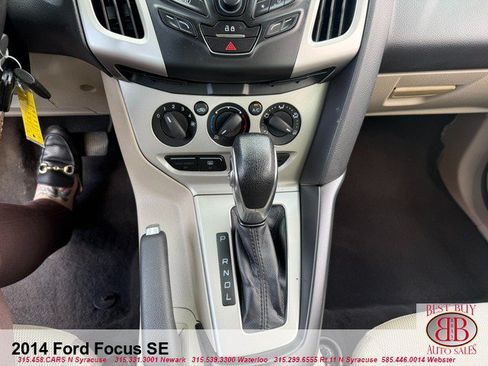 Used 2014 Ford Focus SE w/ SE Winter Package FWD image 19