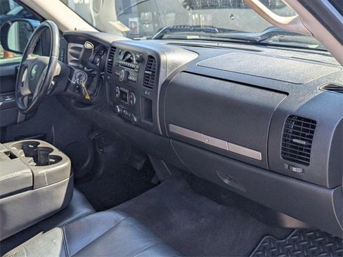 Used 2010 Chevrolet Silverado 1500 LT w/ Regional Value Package image 14