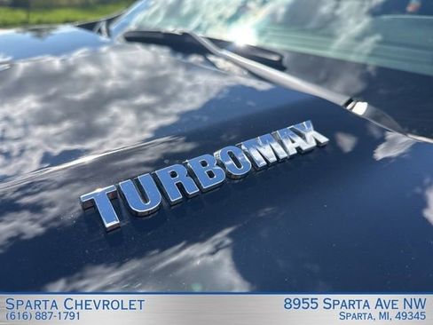 Used 2025 Chevrolet Silverado 1500 LT AWD/4WD image 9